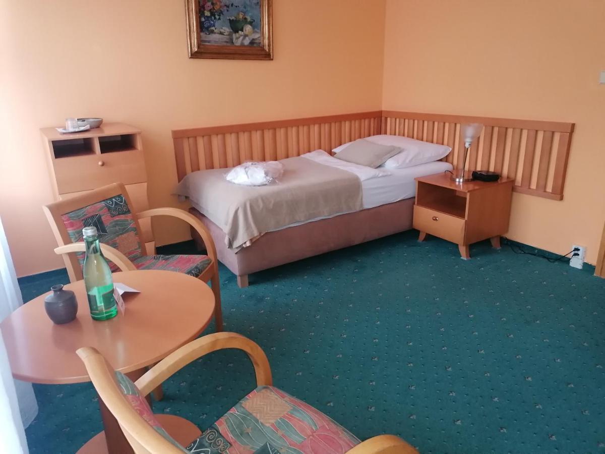 Monti Spa Frantiskovy Lazne Luaran gambar